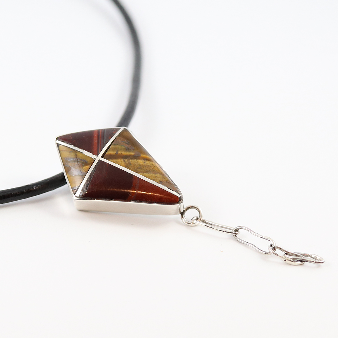 Tiger&#39;s Eye Kite necklace